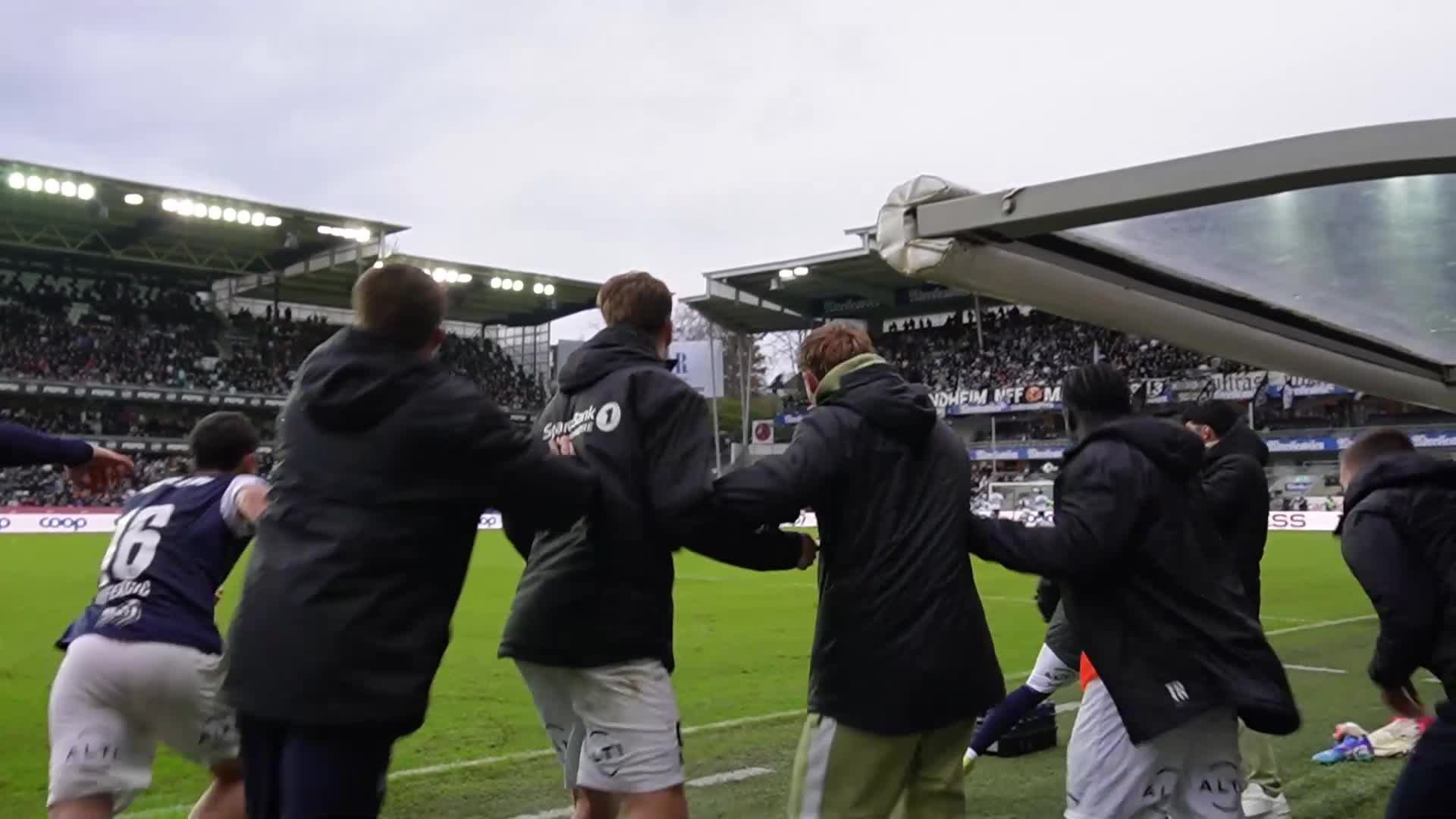 Se de dramatiske sluttsekundene på Lerkendal fra KBK-benken