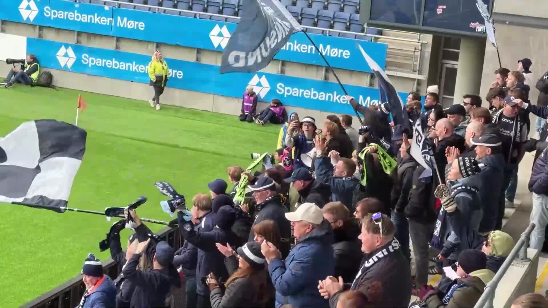 Uavgjort på banen, seier på tribunen!